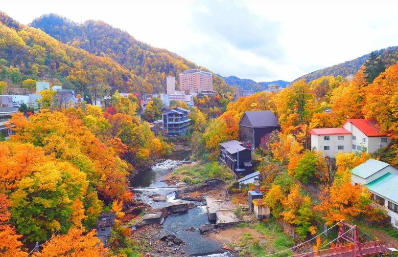 ヤフー検索で人気上昇した「紅葉スポット」ランキング【民泊　運営代行　北海道】