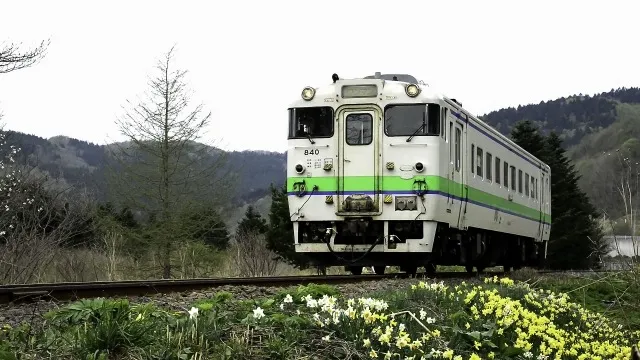 北海道・鉄道新時代の幕開け：廃線跡のノスタルジーと「赤い星・青い星」が拓く未来　【札幌　民泊　管理】